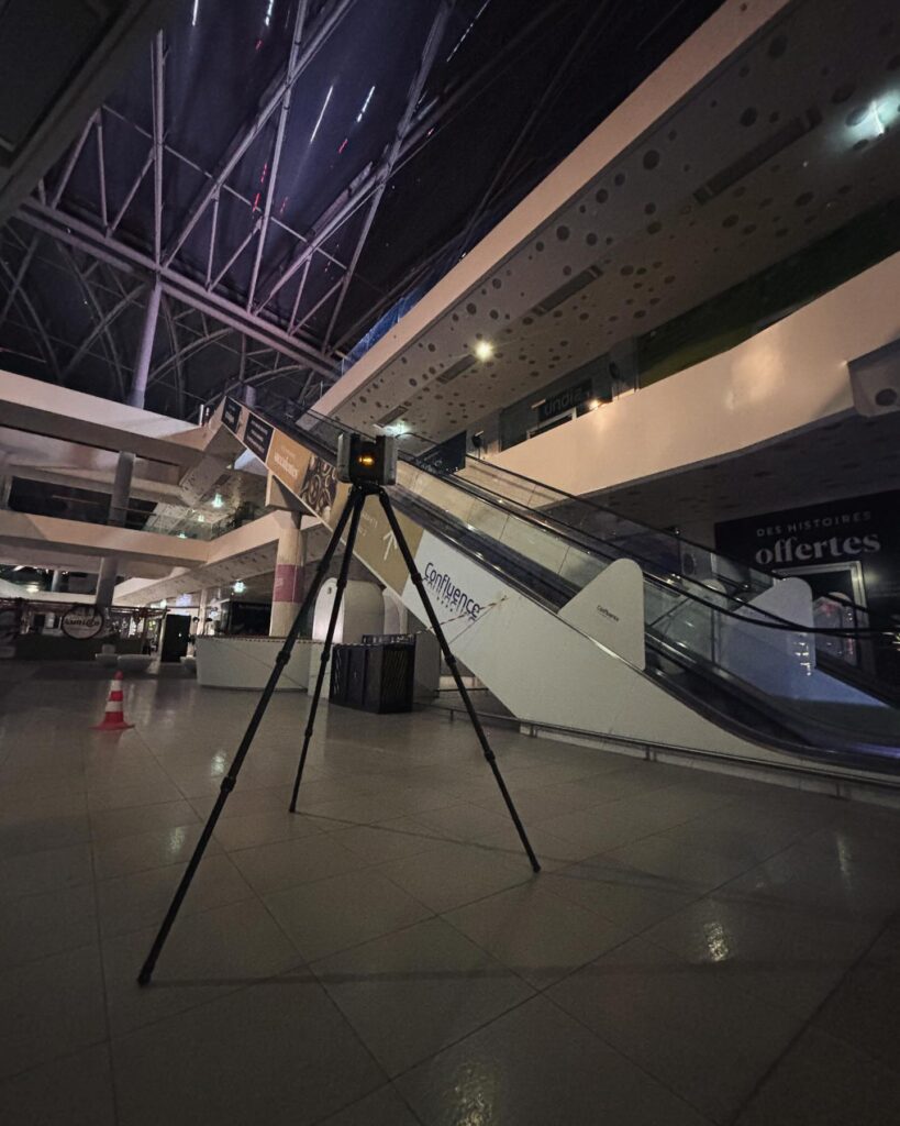 Scan 3d centre commercial confluence lyon relevé laser galerie marchande intérieur